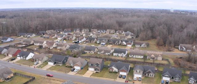 1487 Coronado Dr, Clarksville, TN 37042