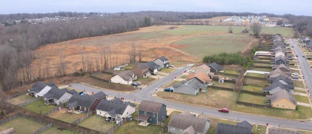 1487 Coronado Dr, Clarksville, TN 37042