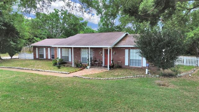 7608 BARRY ROAD, Tampa, FL 33615