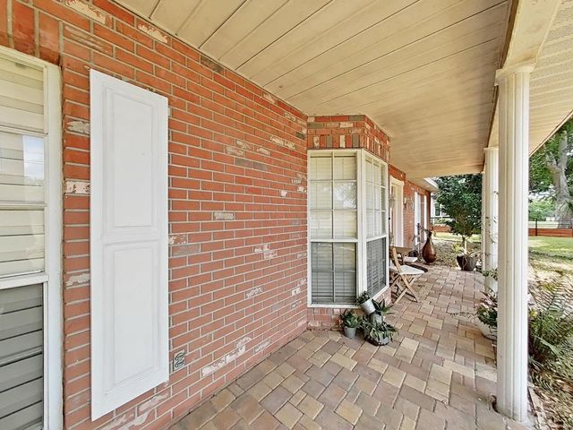 7608 BARRY ROAD, Tampa, FL 33615