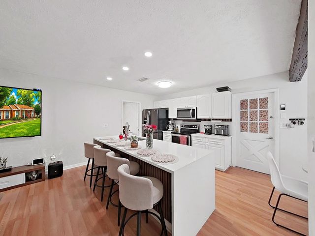 7608 BARRY ROAD, Tampa, FL 33615