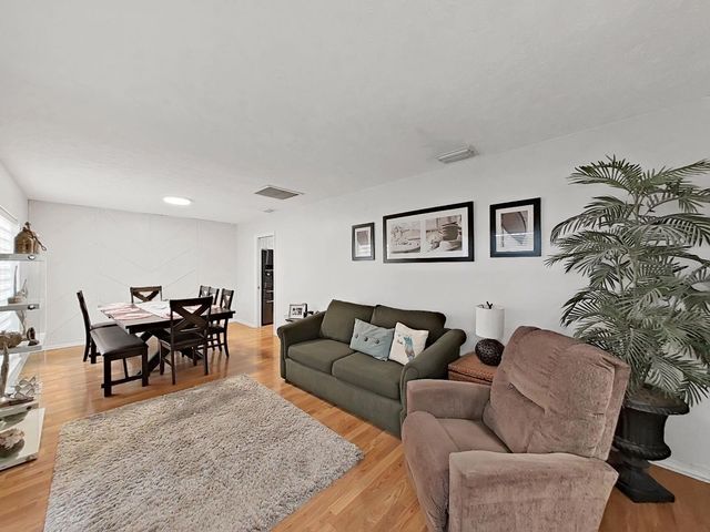 7608 BARRY ROAD, Tampa, FL 33615