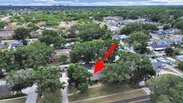 7608 BARRY ROAD, Tampa, FL 33615