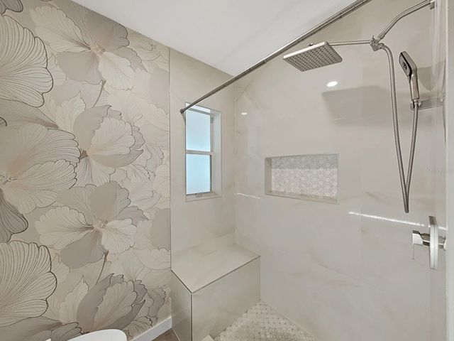 7608 BARRY ROAD, Tampa, FL 33615