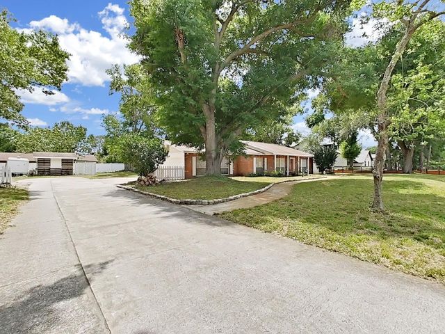 7608 BARRY ROAD, Tampa, FL 33615