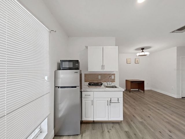 7608 BARRY ROAD, Tampa, FL 33615