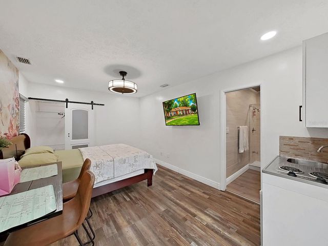 7608 BARRY ROAD, Tampa, FL 33615