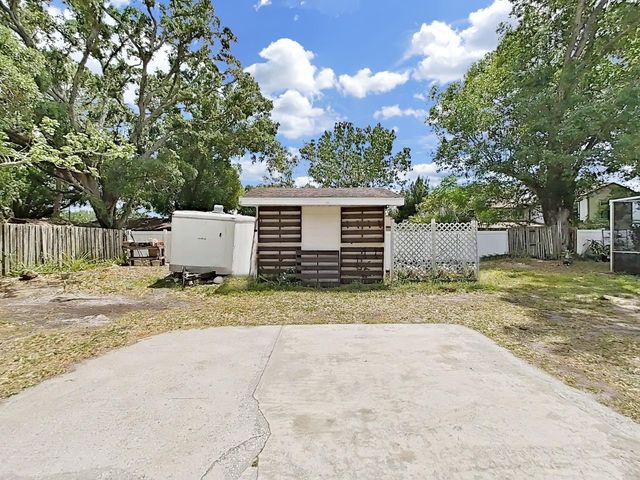 7608 BARRY ROAD, Tampa, FL 33615