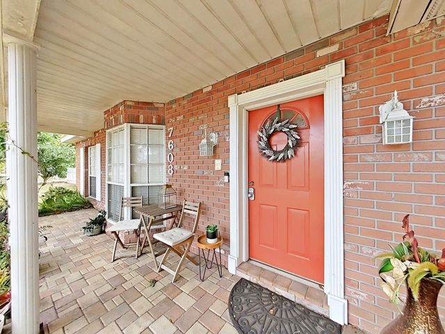 7608 BARRY ROAD, Tampa, FL 33615