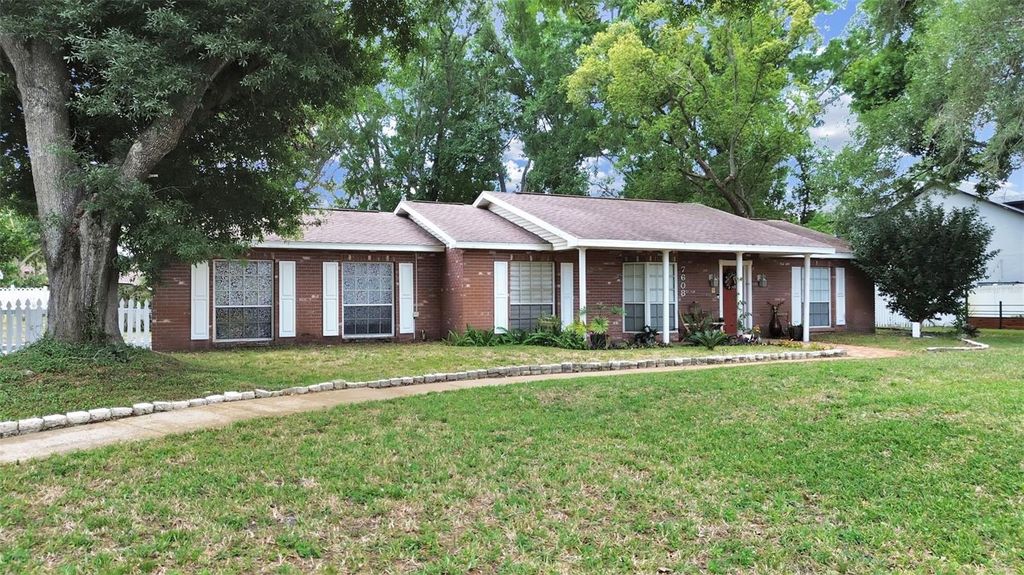 7608 BARRY ROAD, Tampa, FL 33615