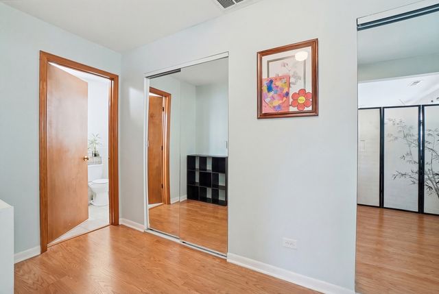 8947 S Komensky Avenue, Hometown, IL 60456