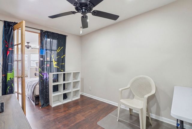 8947 S Komensky Avenue, Hometown, IL 60456