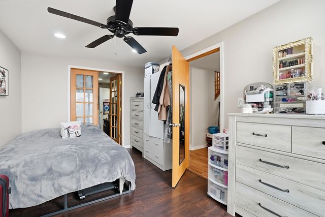 8947 S Komensky Avenue, Hometown, IL 60456