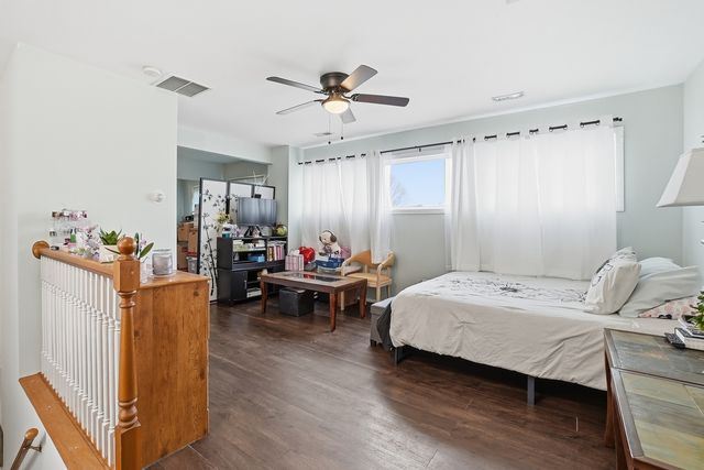 8947 S Komensky Avenue, Hometown, IL 60456