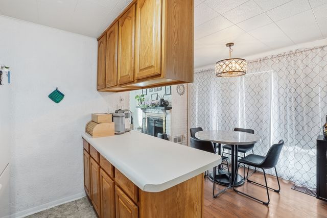 8947 S Komensky Avenue, Hometown, IL 60456