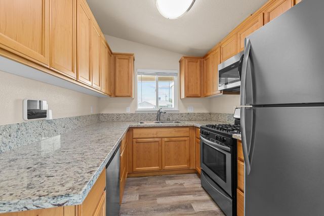 3837 A St, North Highlands, CA 95660