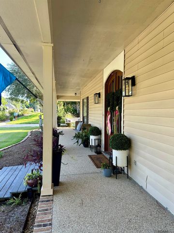 1414 Beckenham Dr, Baton Rouge, LA 70808