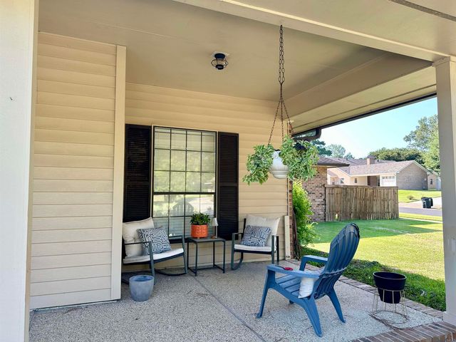 1414 Beckenham Dr, Baton Rouge, LA 70808