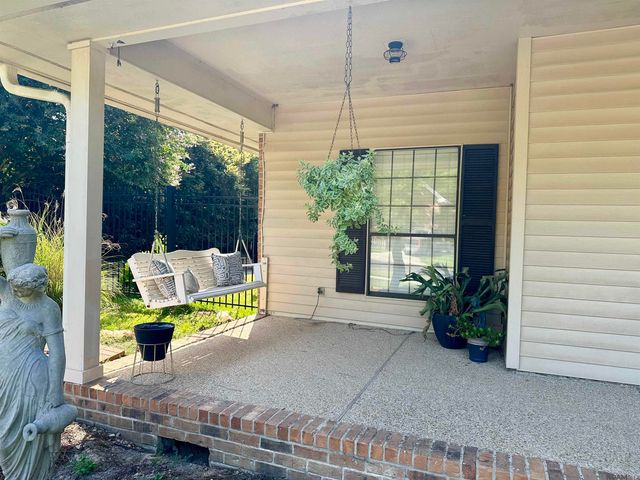 1414 Beckenham Dr, Baton Rouge, LA 70808