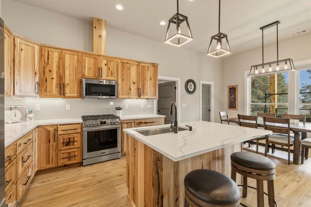 12156 Turnstone Drive, Klamath Falls, OR 97601