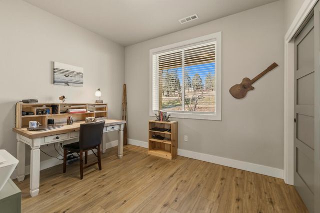 12156 Turnstone Drive, Klamath Falls, OR 97601