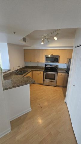 1919 Van Buren St 411A, Hollywood, FL 33020