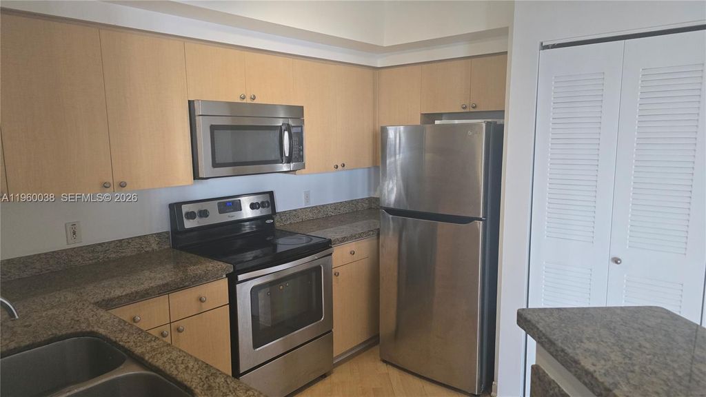 1919 Van Buren St 411A, Hollywood, FL 33020