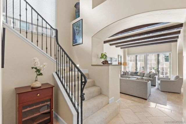 7713 Ivanhoe Ave., La Jolla, CA 92037