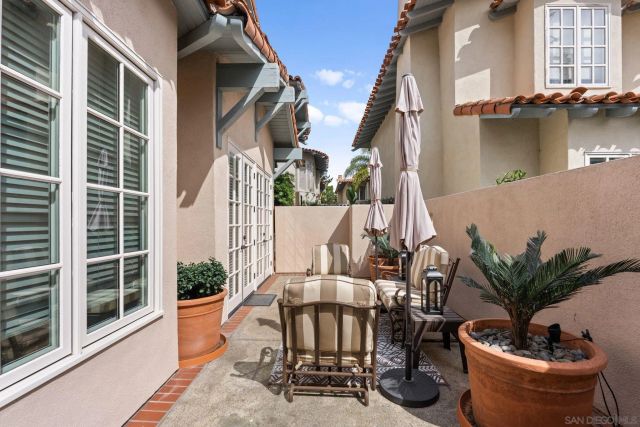 7713 Ivanhoe Ave., La Jolla, CA 92037