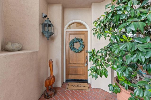 7713 Ivanhoe Ave., La Jolla, CA 92037
