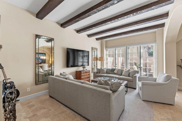 7713 Ivanhoe Ave., La Jolla, CA 92037