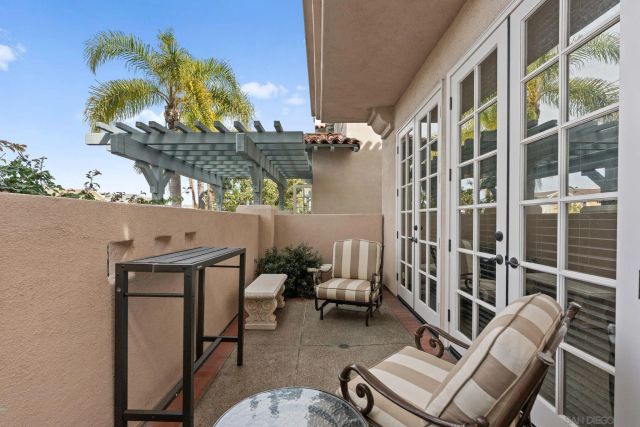 7713 Ivanhoe Ave., La Jolla, CA 92037