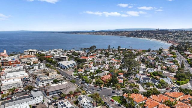 7713 Ivanhoe Ave., La Jolla, CA 92037