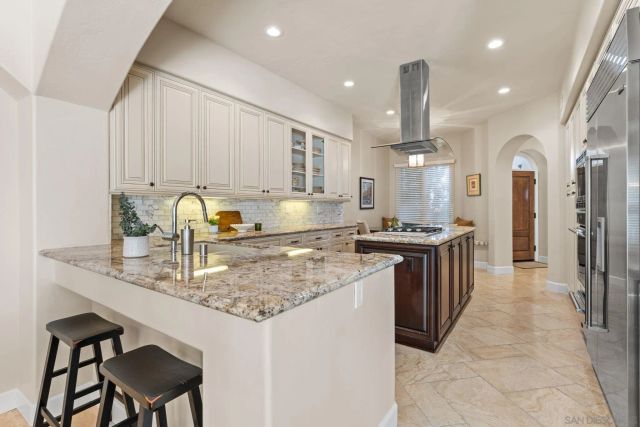 7713 Ivanhoe Ave., La Jolla, CA 92037