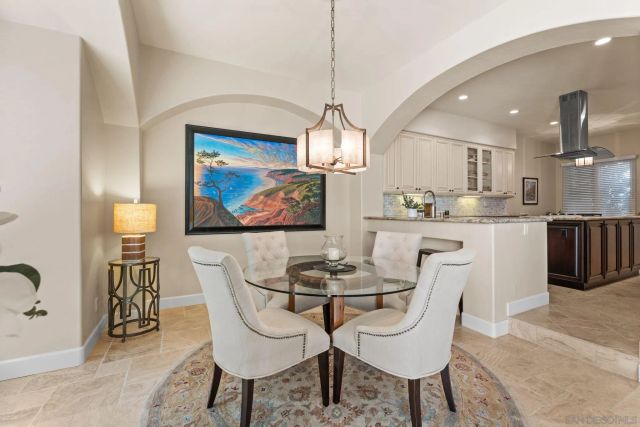 7713 Ivanhoe Ave., La Jolla, CA 92037