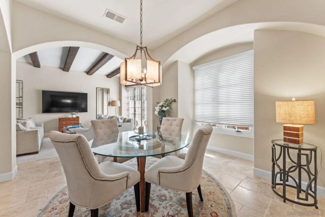 7713 Ivanhoe Ave., La Jolla, CA 92037