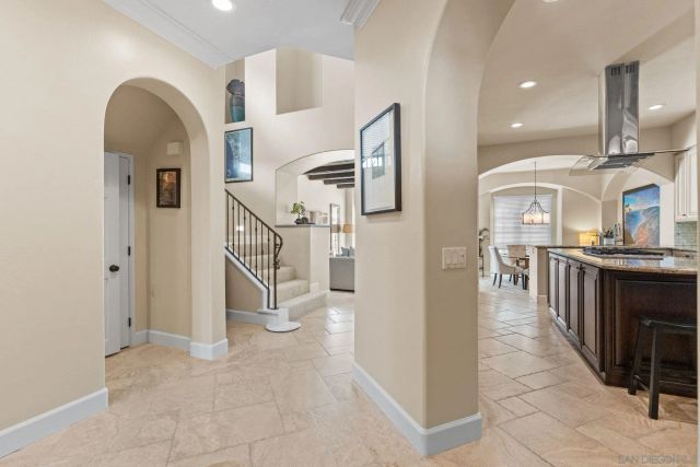 7713 Ivanhoe Ave., La Jolla, CA 92037