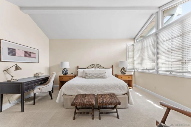 7713 Ivanhoe Ave., La Jolla, CA 92037