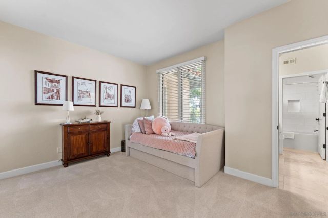 7713 Ivanhoe Ave., La Jolla, CA 92037