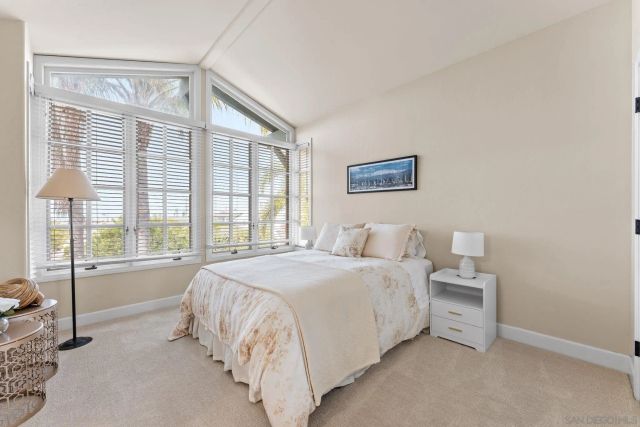7713 Ivanhoe Ave., La Jolla, CA 92037