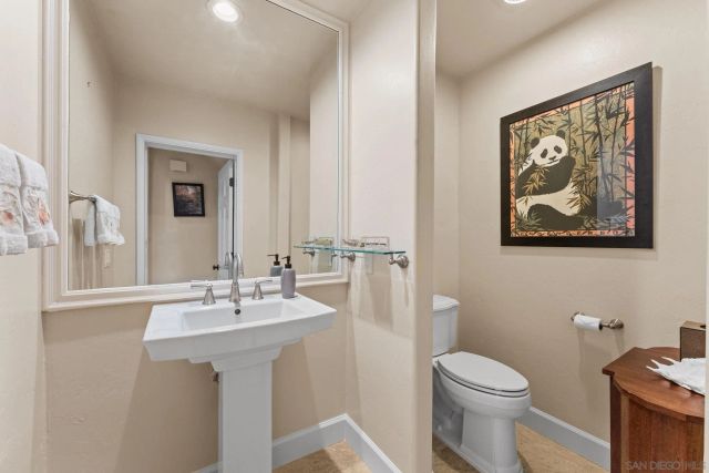 7713 Ivanhoe Ave., La Jolla, CA 92037