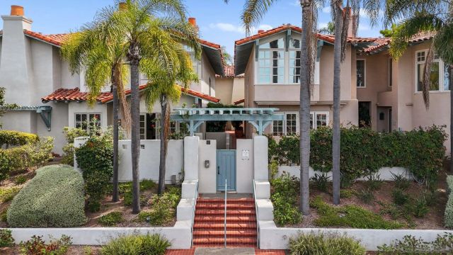 7713 Ivanhoe Ave., La Jolla, CA 92037