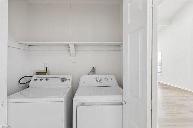 416 Hollomon DR, Hampton, VA 23666