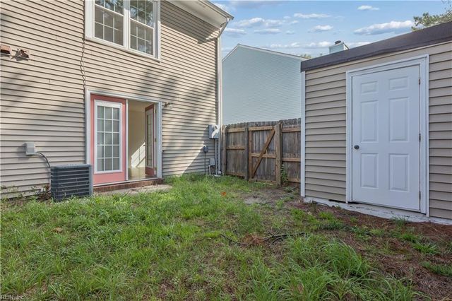 416 Hollomon DR, Hampton, VA 23666