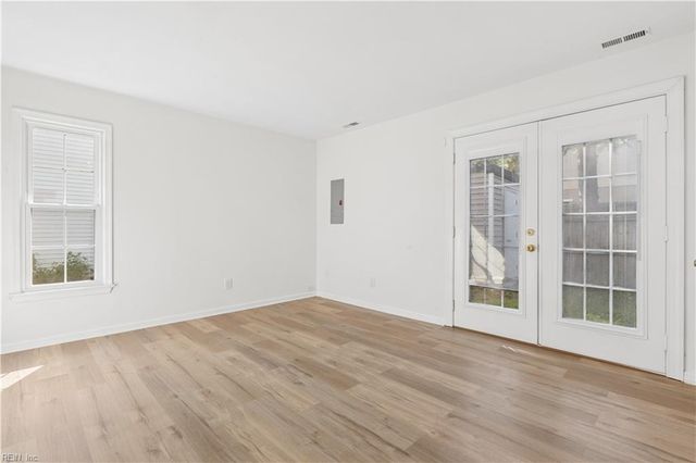 416 Hollomon DR, Hampton, VA 23666