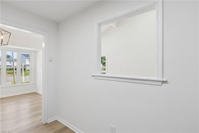 416 Hollomon DR, Hampton, VA 23666