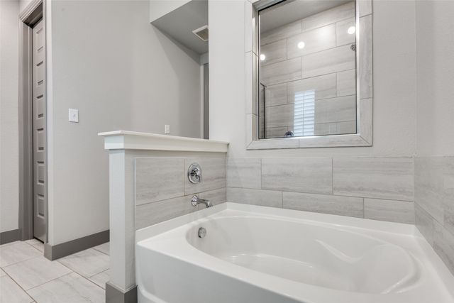 825 Glen Crossing Drive, Celina, TX 75009