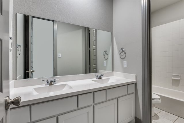 825 Glen Crossing Drive, Celina, TX 75009