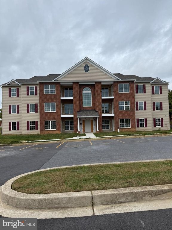 820 WEMBLEY DRIVE #2D, Hampstead, MD 21074