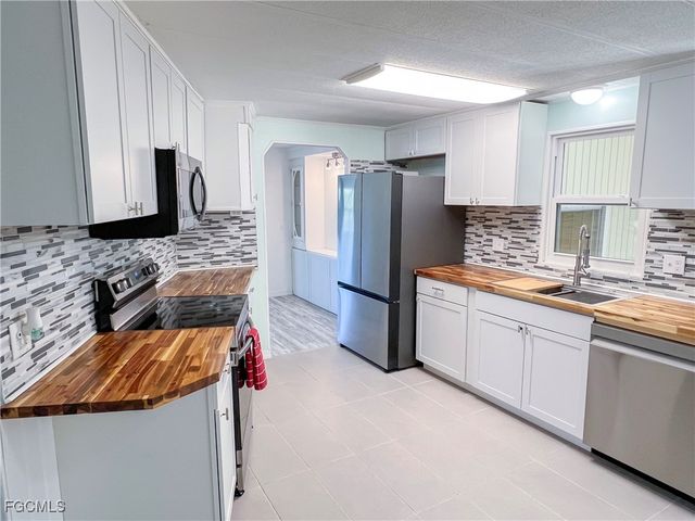 17801 Bryan CT, Fort Myers Beach, FL 33931